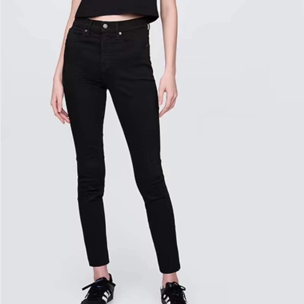 NWT Black “True Skinny” Jeans, petite length.